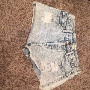 Forever 21 jean shorts size 26